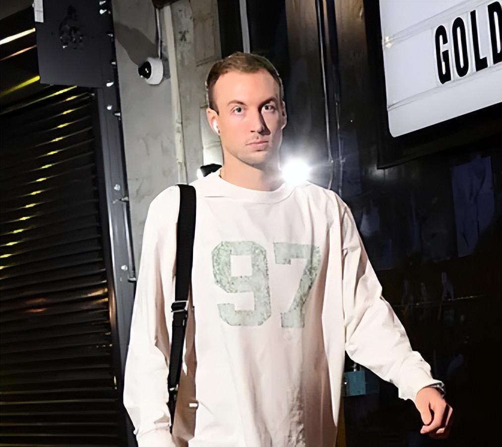 开云体育入口-湖人2替补打成宝贝了！肯纳德进攻太全面，克勒贝尔效果压艾顿！